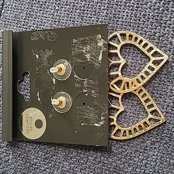 Rampage Womens Gold Crowned Heart Rhinestone Dangling Pierced Earrings Queen - Picture 2 of 3